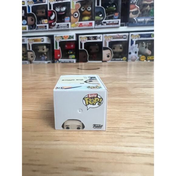 2 RARE CHASE BITTY Kevin Malone Funko Pop Superhero #1175 Chili #874 Office - Picture 9 of 11